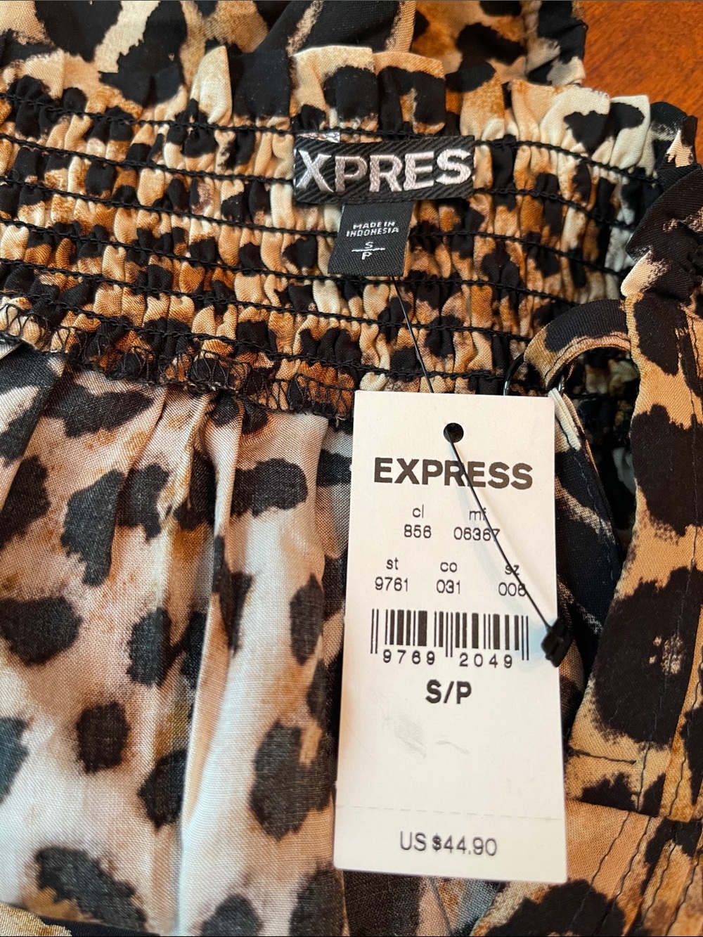 EXPRESS LEOPARD PRINT PLEAT DETAIL TOP - Picture 10 of 11